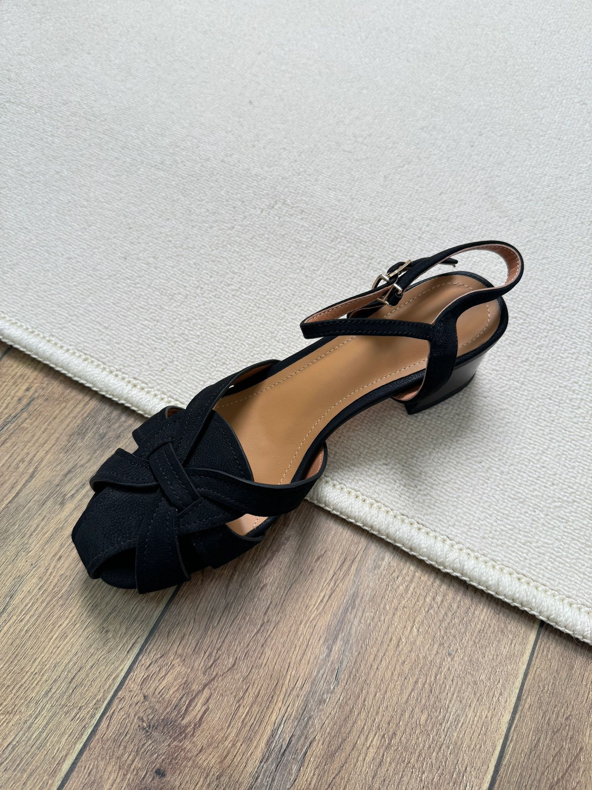 无帮 袢扣  - VALI鞋履AI设计主图