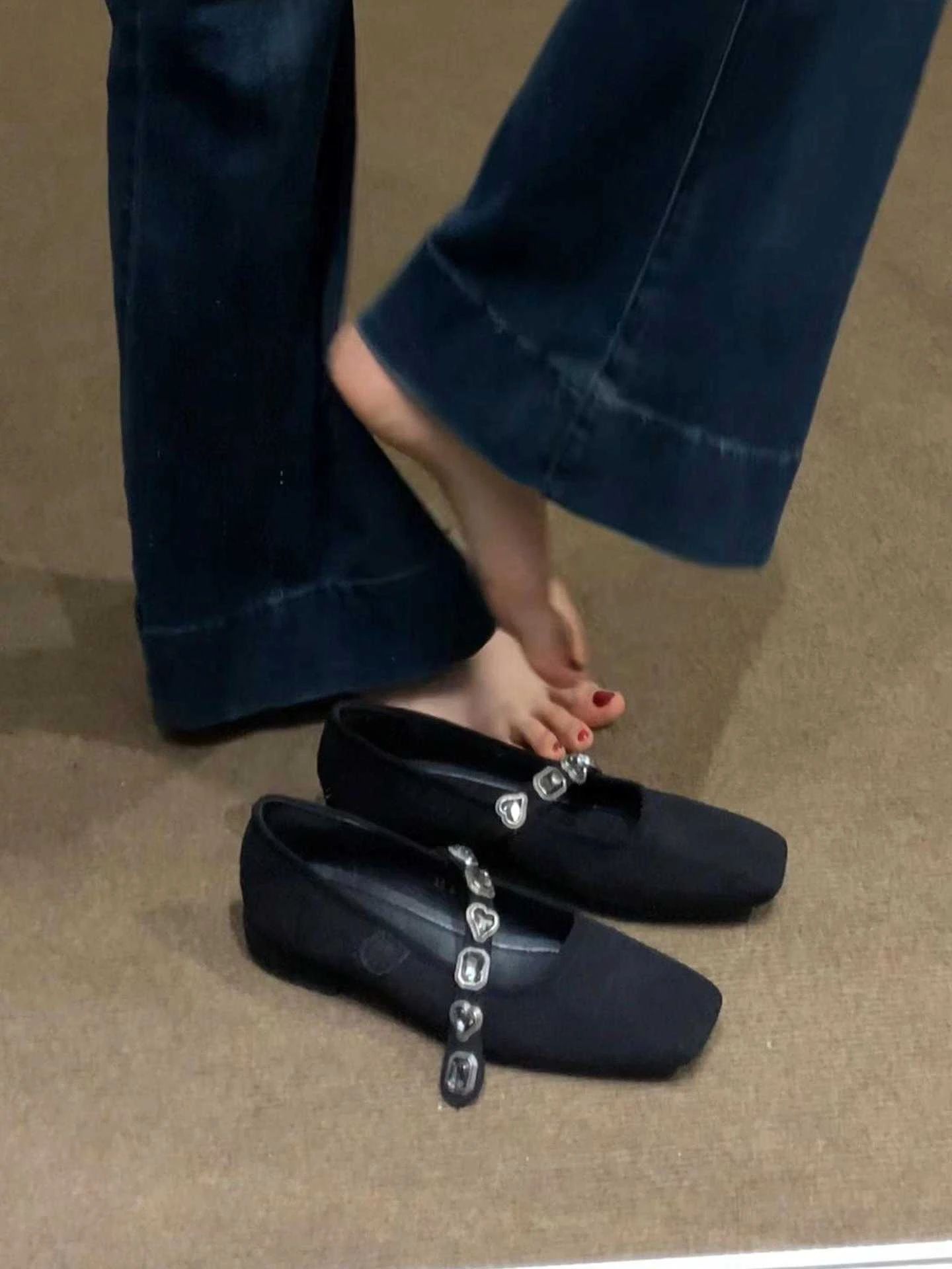 袢扣 皮革  - VALI鞋履AI设计主图