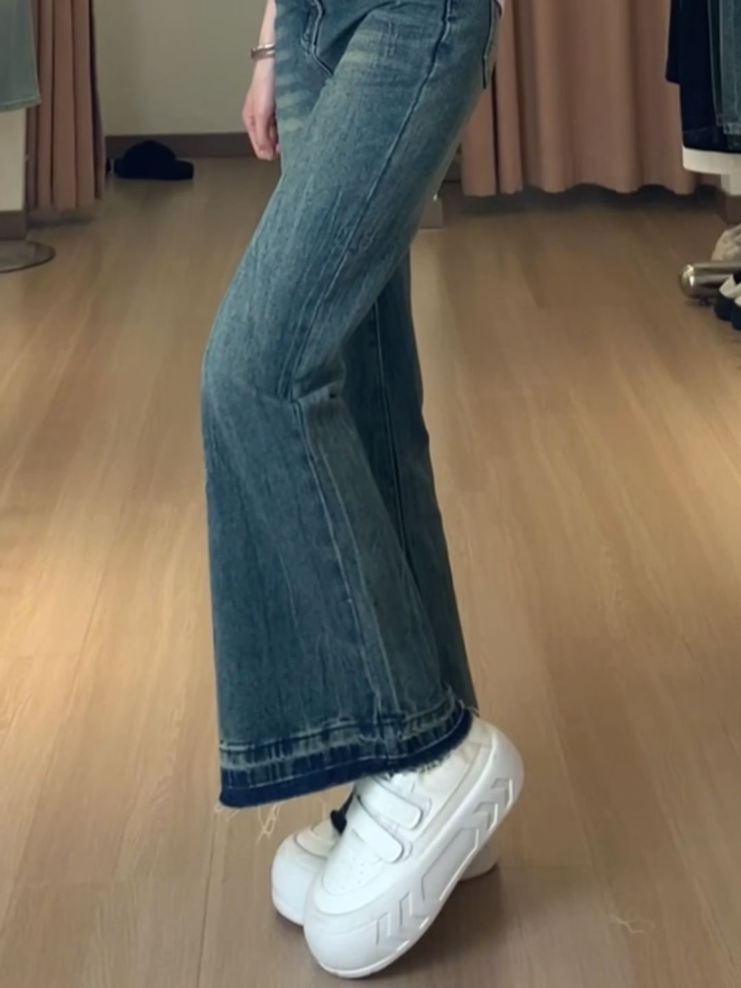 牛仔面料 洗水 深青色 星空蓝  - VALI鞋履AI设计主图