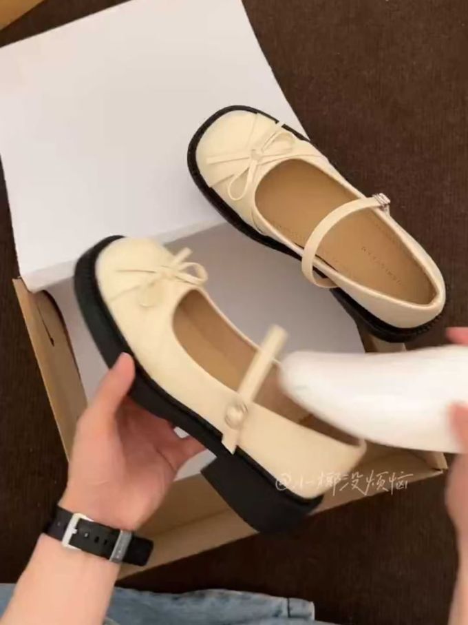 袢扣 中口鞋 皮革