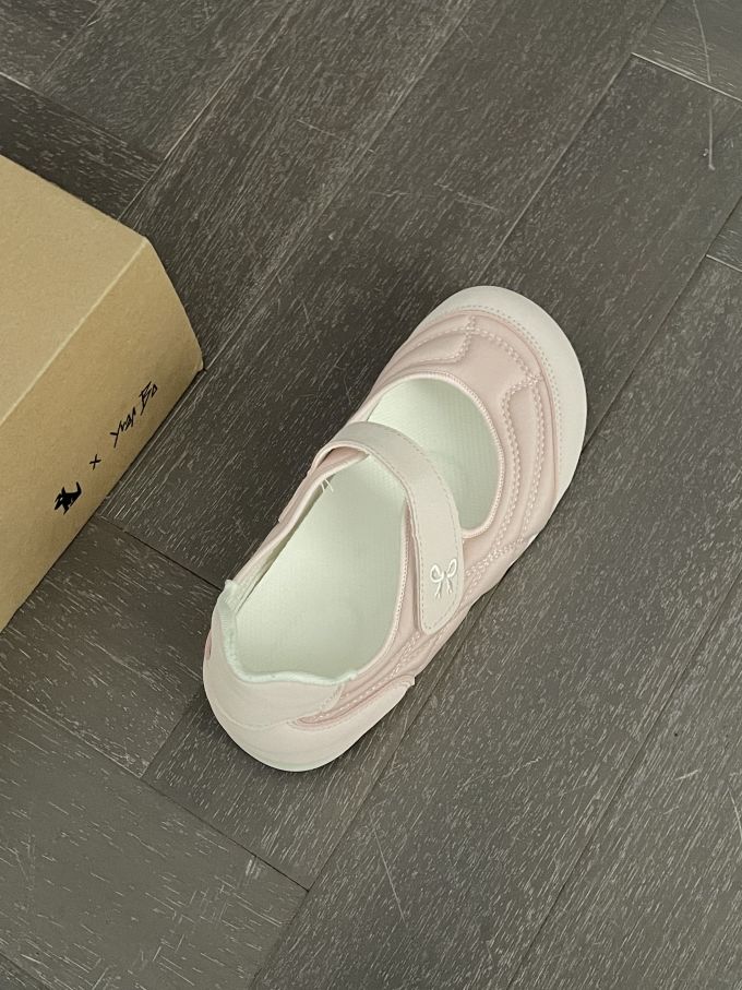 圆头 低帮 魔术贴 中口鞋 皮革 