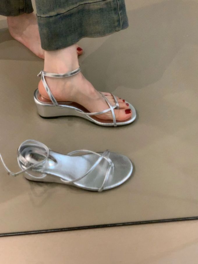 无帮 袢扣 皮革