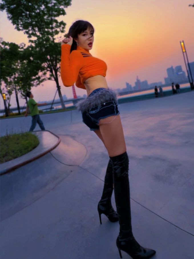 高跟 细跟 尖头 皮革 