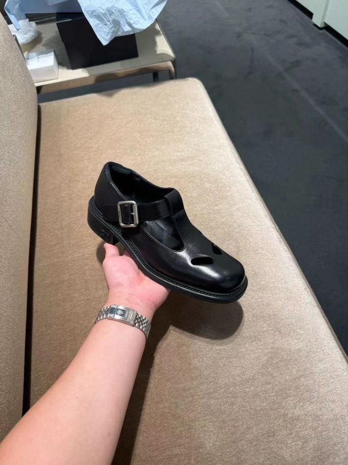 圆头 袢扣 中口鞋 皮革 
