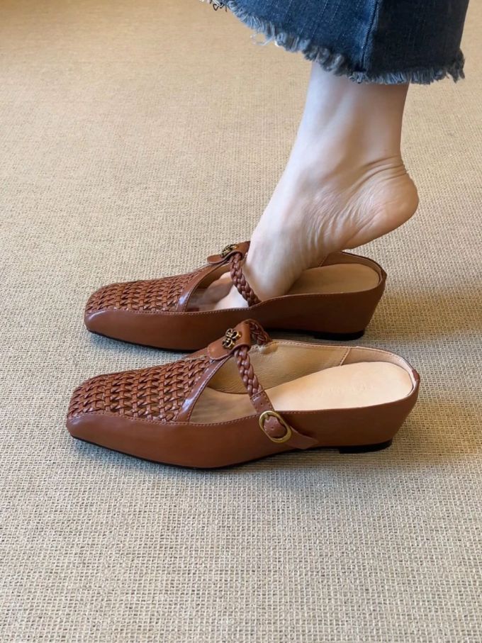 平底 圆头 袢扣 中口鞋 皮革 