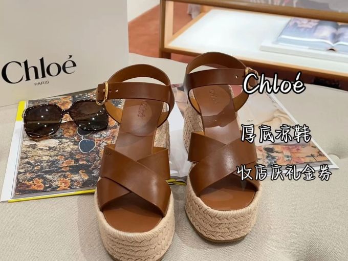 坡跟 无帮 袢扣 皮革