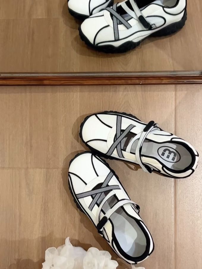 圆头 深口鞋 魔术贴