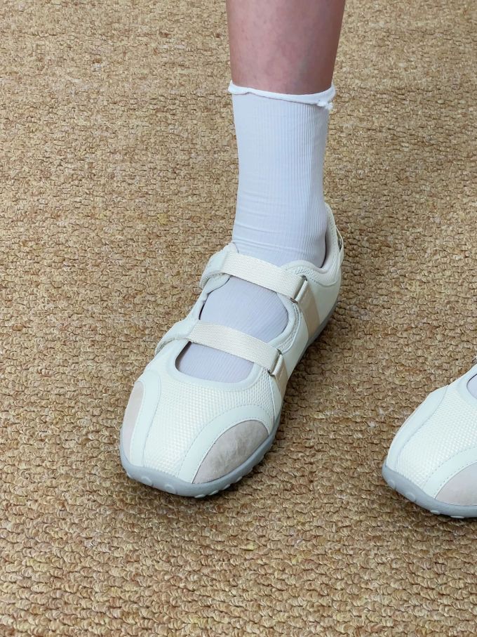 圆头 低帮 中口鞋 网面