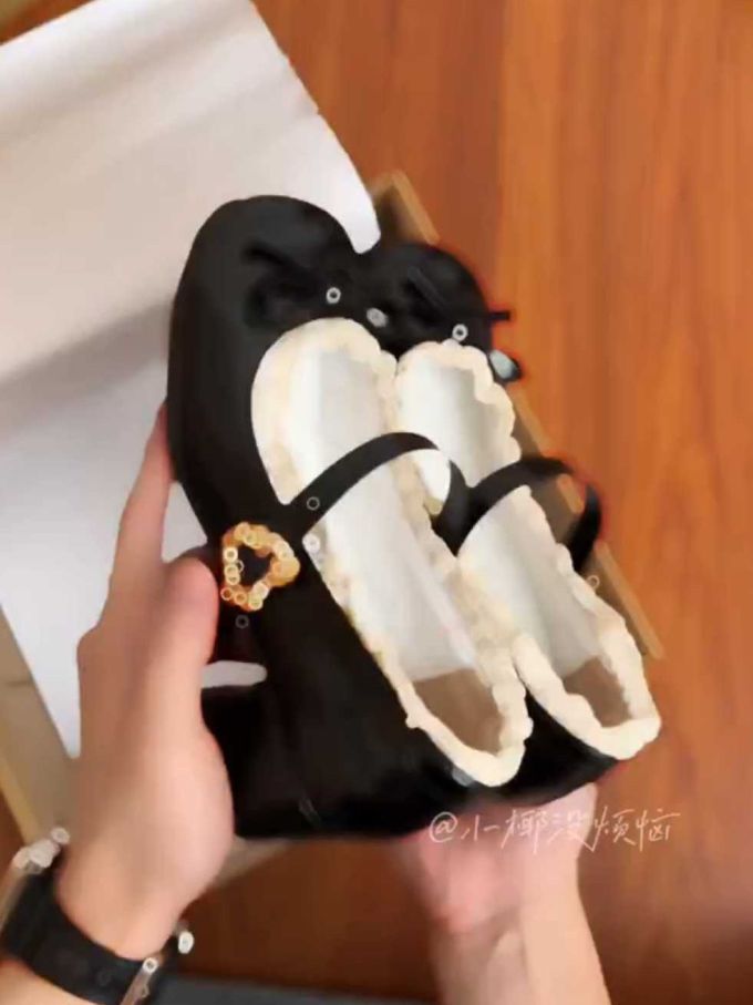 圆头 袢扣 浅口鞋 皮革