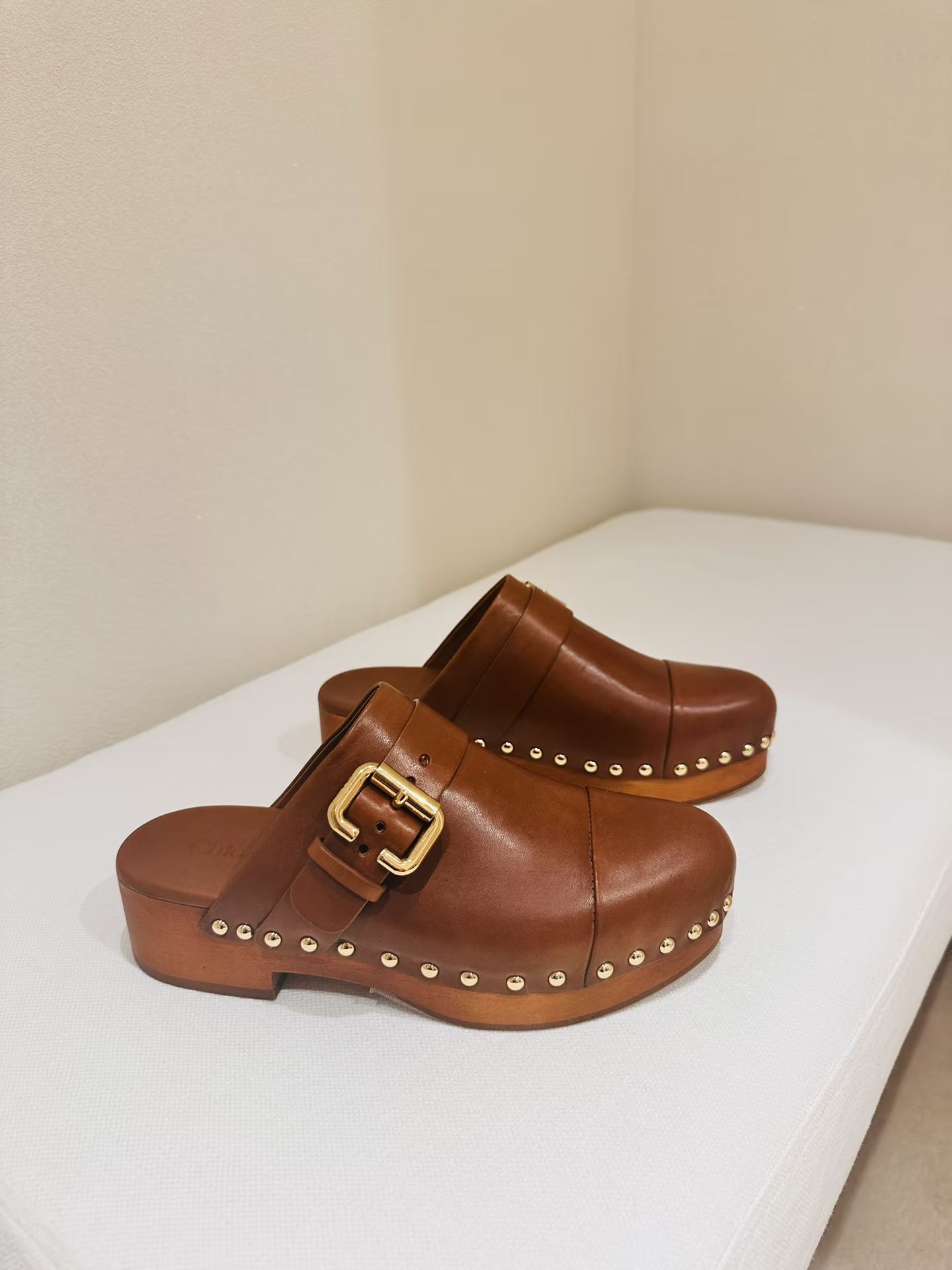 无帮 袢扣 皮革  - VALI鞋履AI设计主图