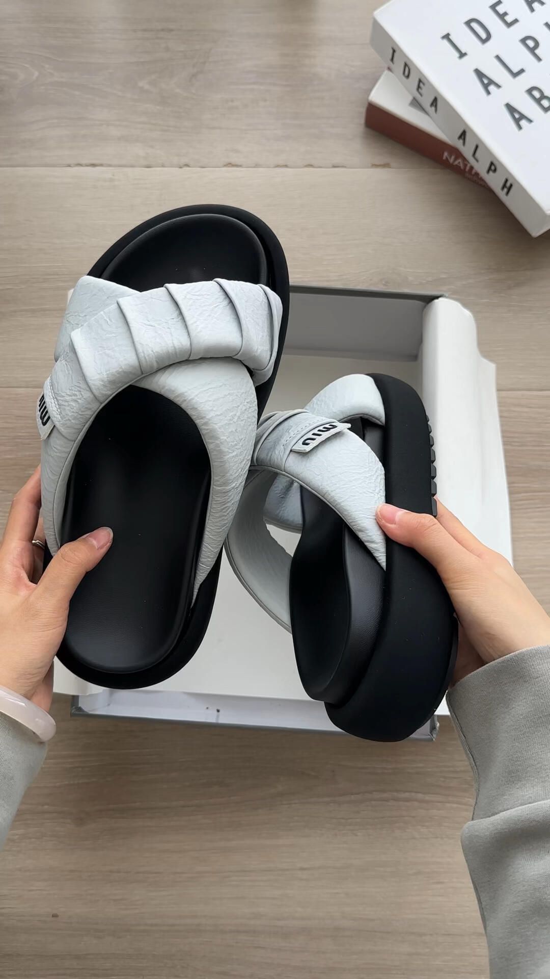 无帮 皮革  - VALI鞋履AI设计主图