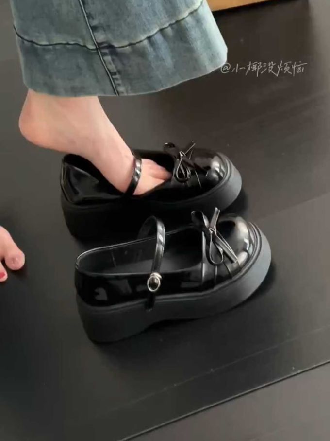 圆头 中口鞋 皮革