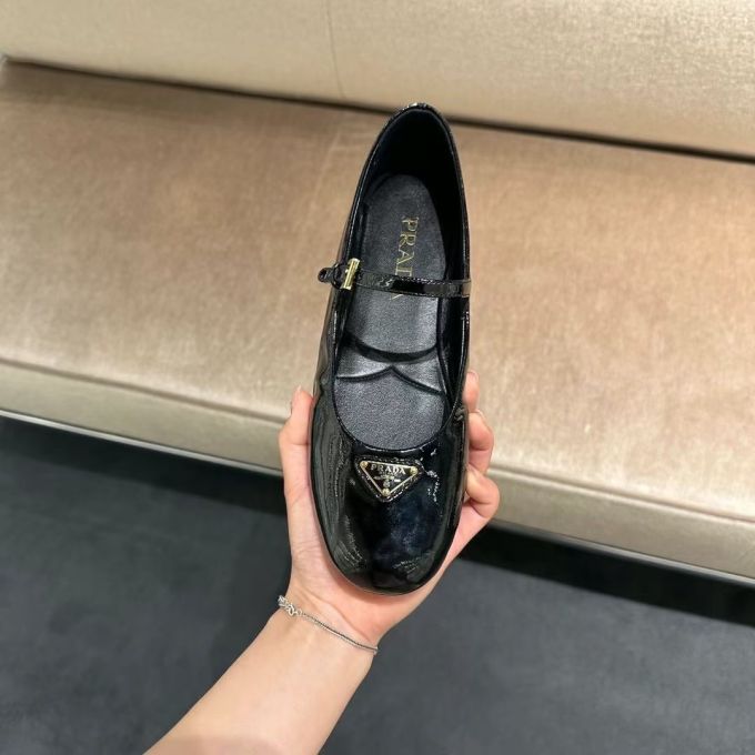 圆头 袢扣 中口鞋 皮革
