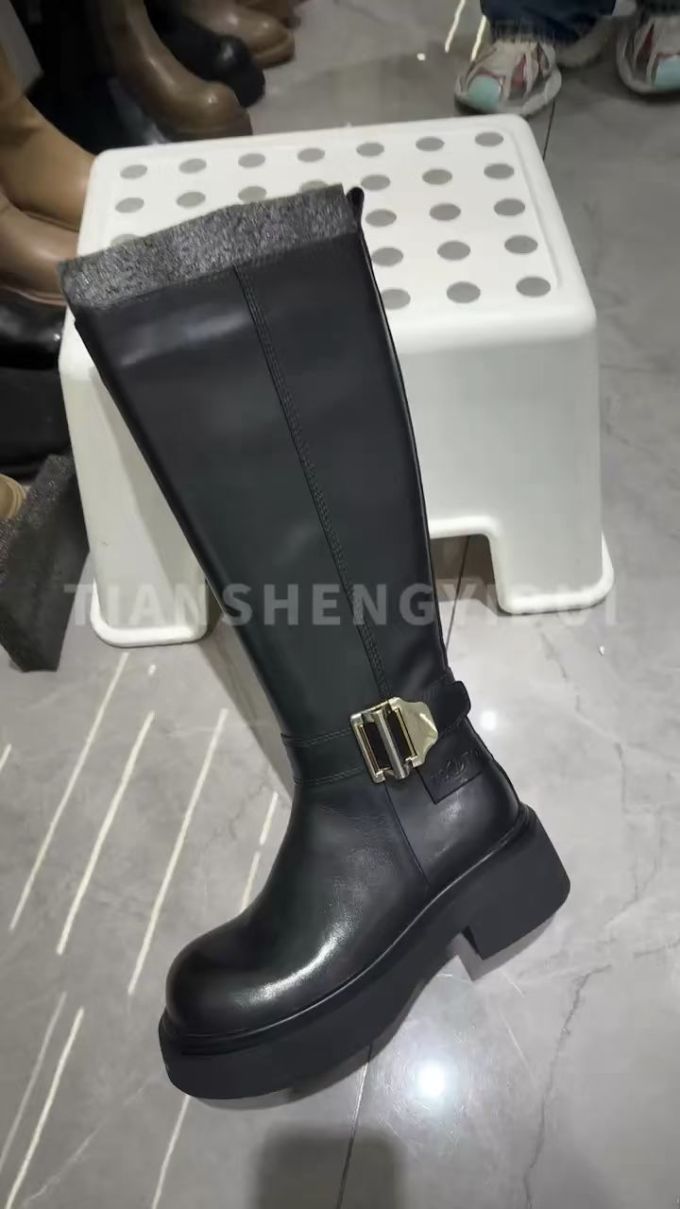 圆头 袢扣 皮革