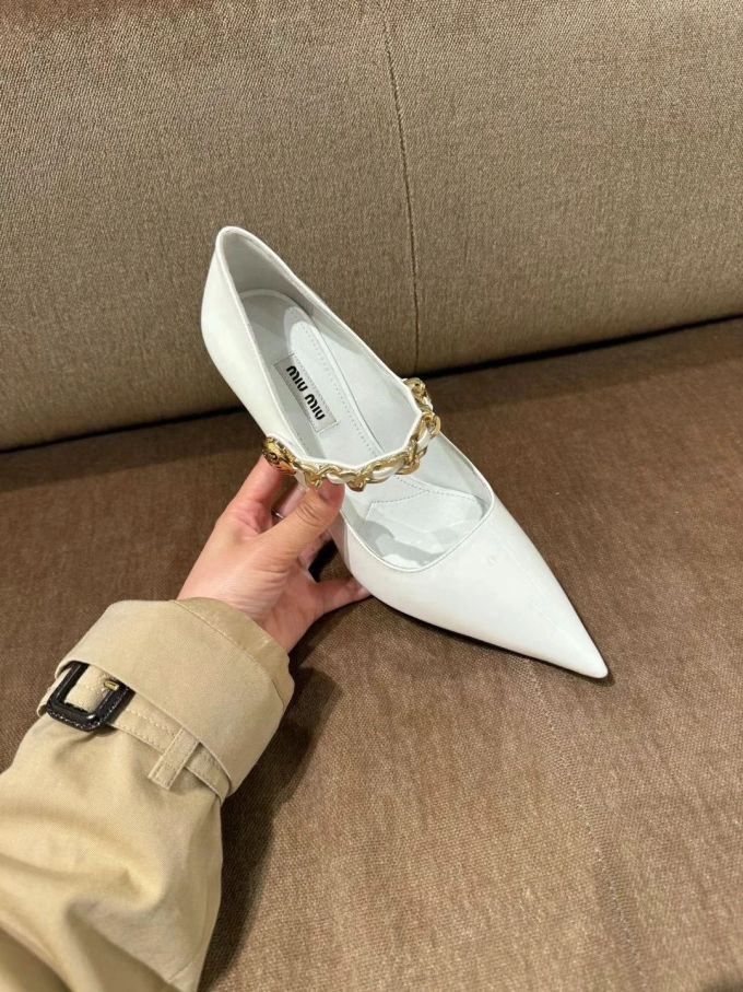 尖头 浅口鞋 皮革 