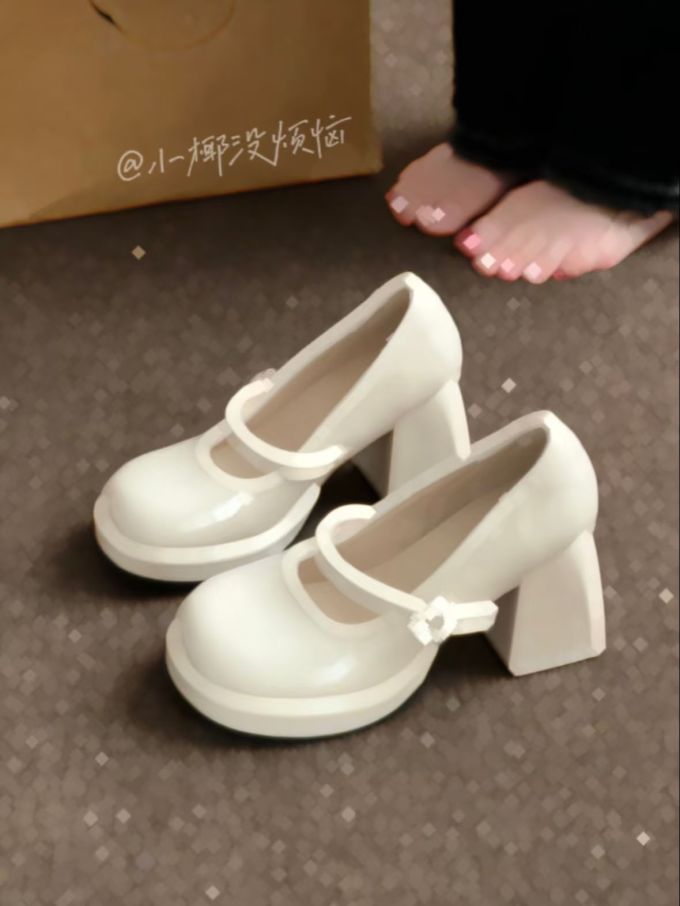 圆头 中口鞋 皮革