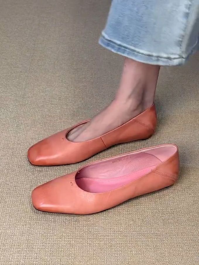 方头 低帮 中口鞋 皮革