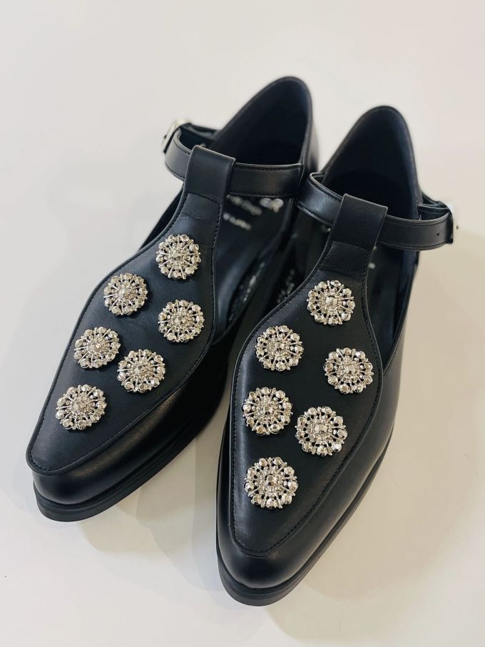 袢扣 中口鞋 皮革
