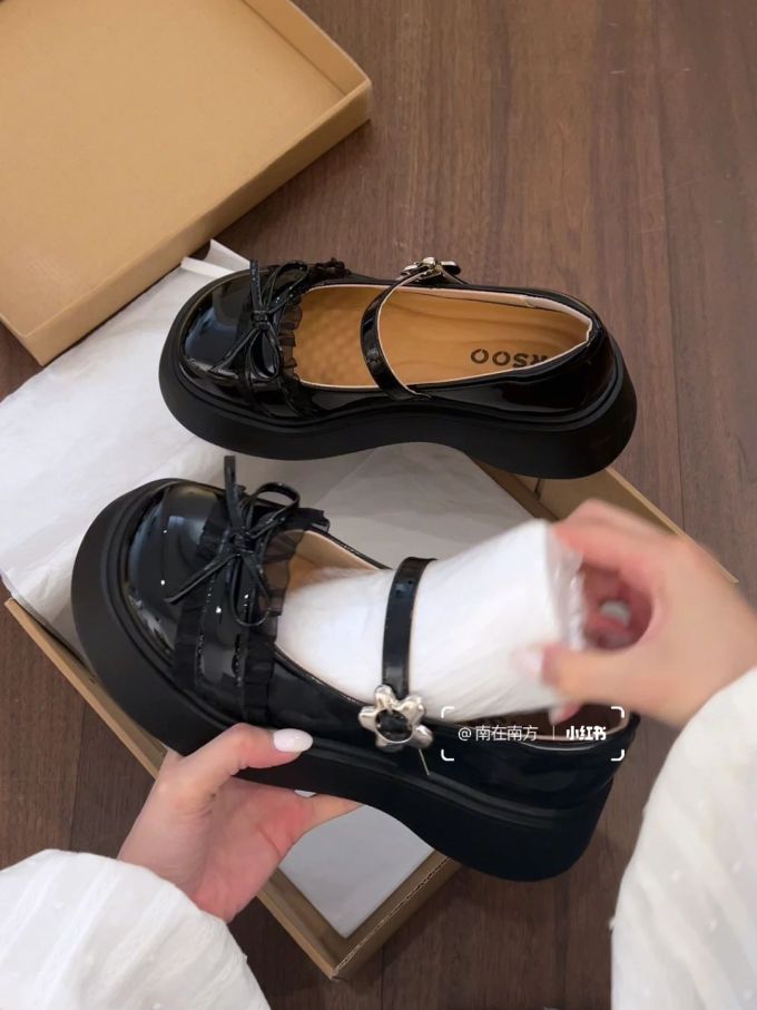 圆头 中口鞋 皮革