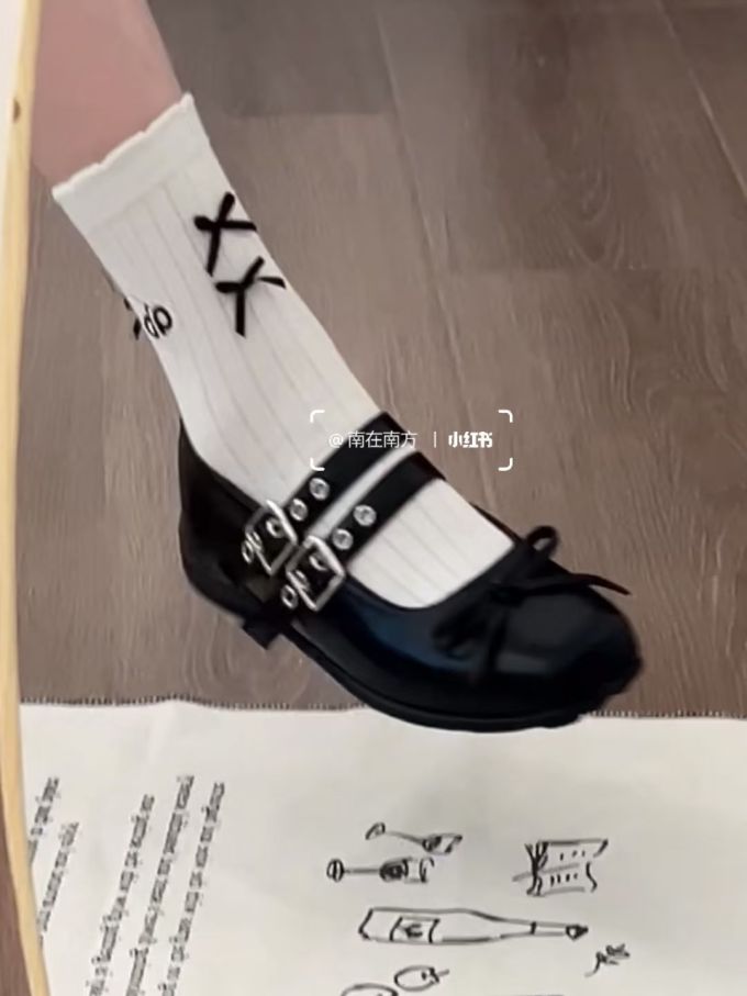 异形头-分趾 袢扣 中口鞋 皮革