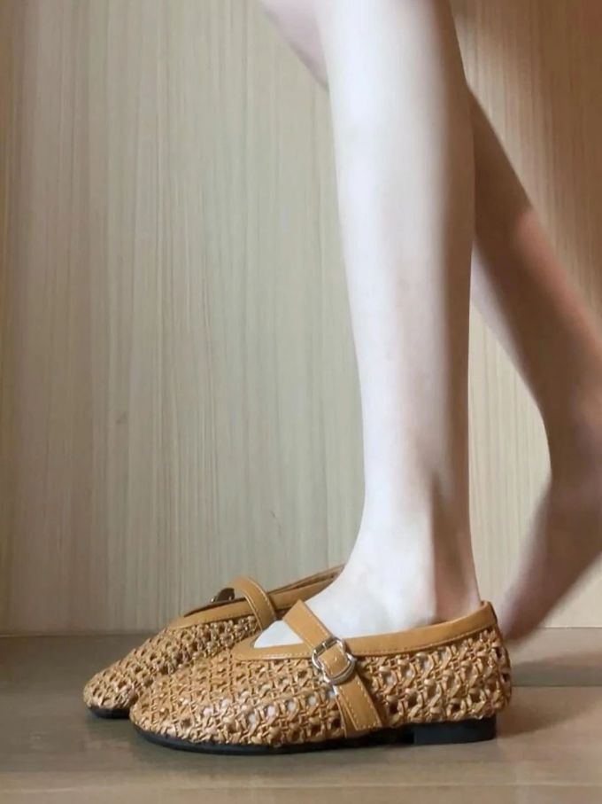 低帮 中口鞋 皮革