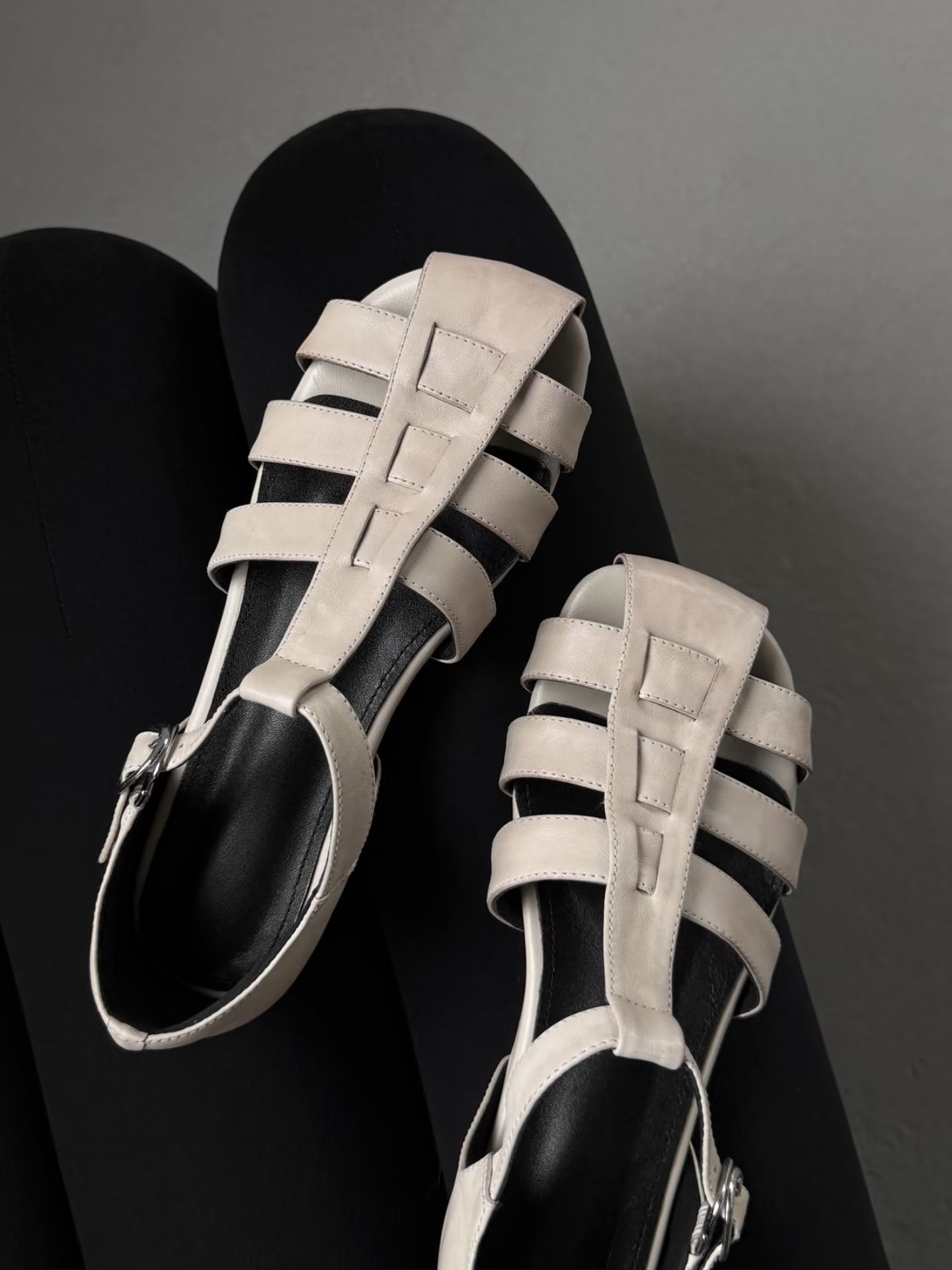 袢扣 皮革  - VALI鞋履AI设计主图