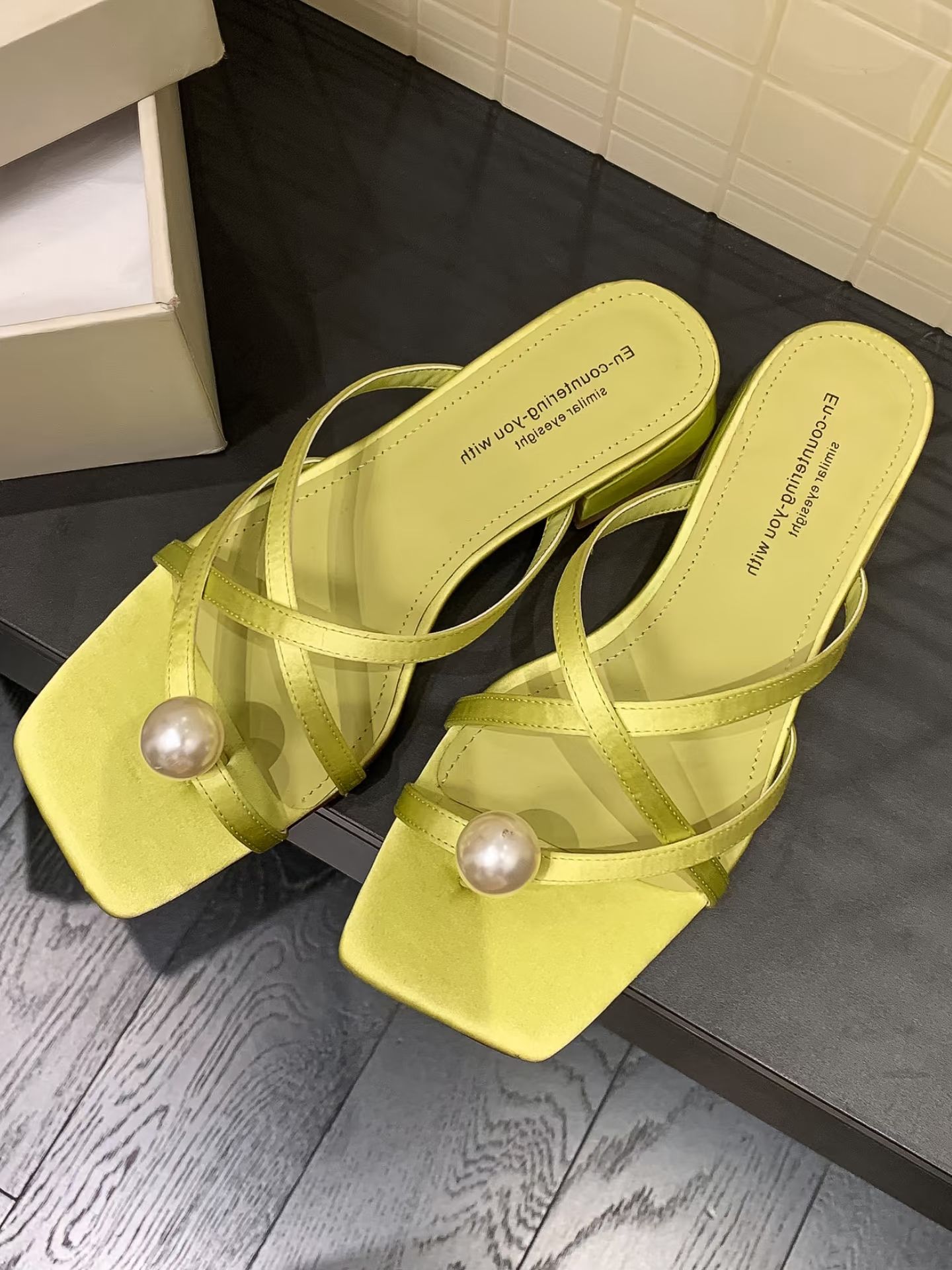 无帮  - VALI鞋履AI设计主图