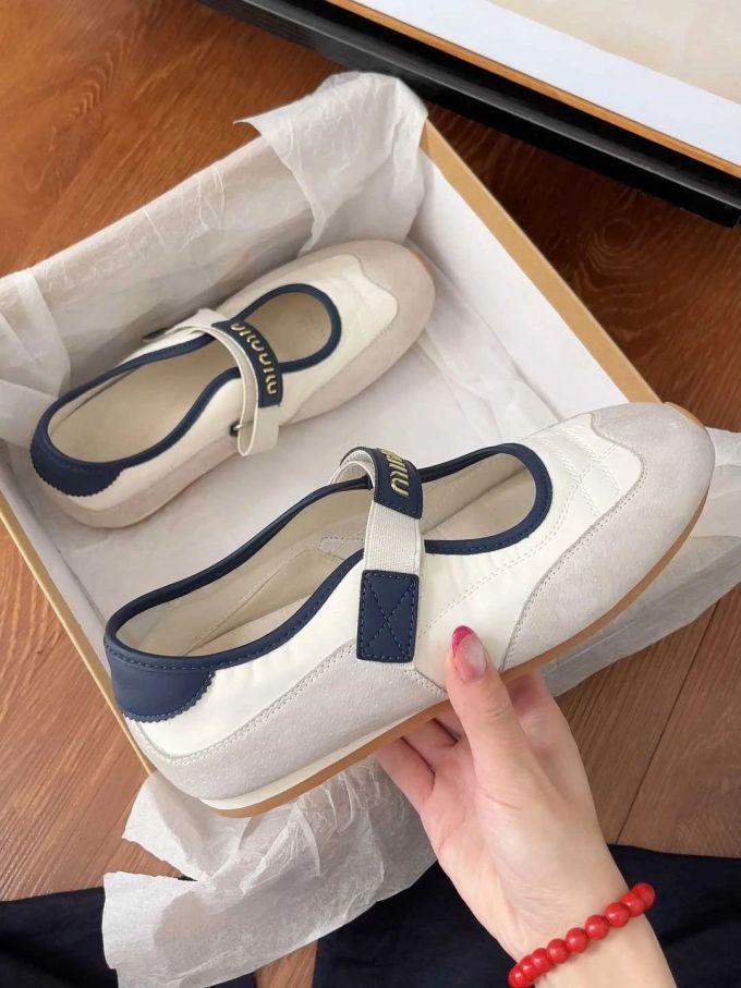 平底 圆头 袢扣 中口鞋 皮革 