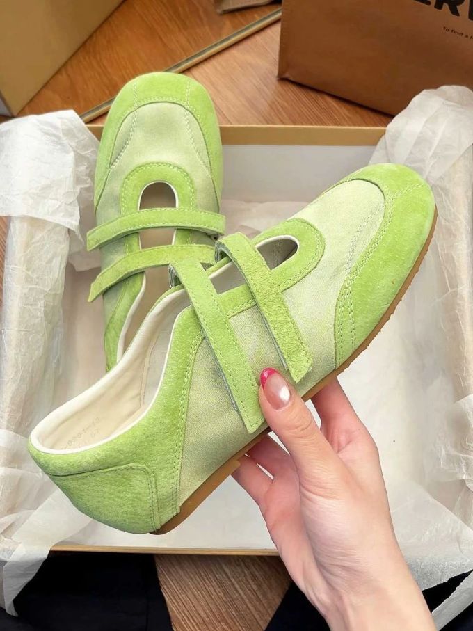 低帮 中口鞋 皮革