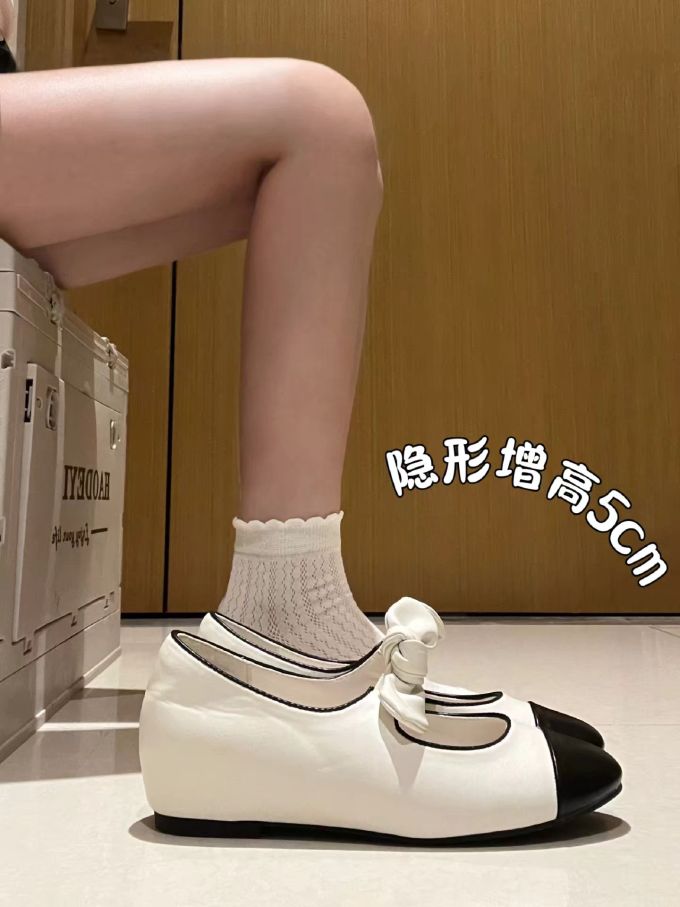 雾白色 深洞 霜杏色 低帮 皮革