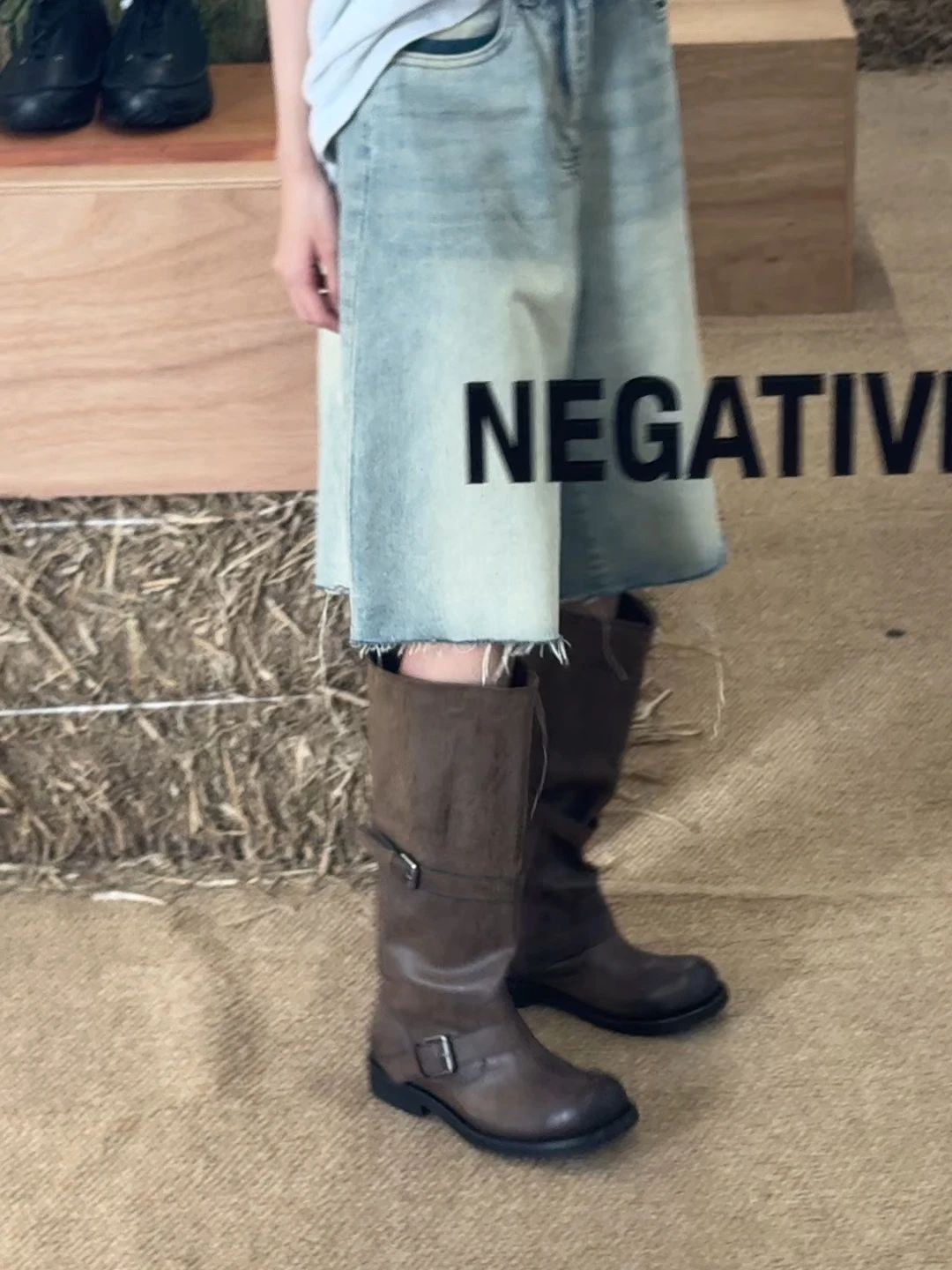 牛仔面料 H型 基础袖 局部印染 洗水 毛边  - VALI鞋履AI设计主图