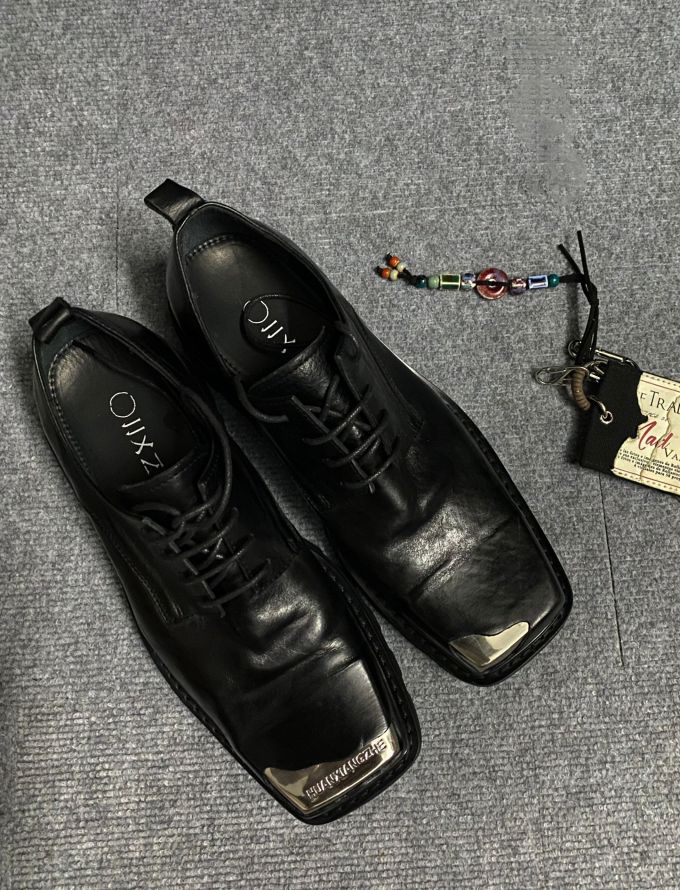 方头 系带 皮革