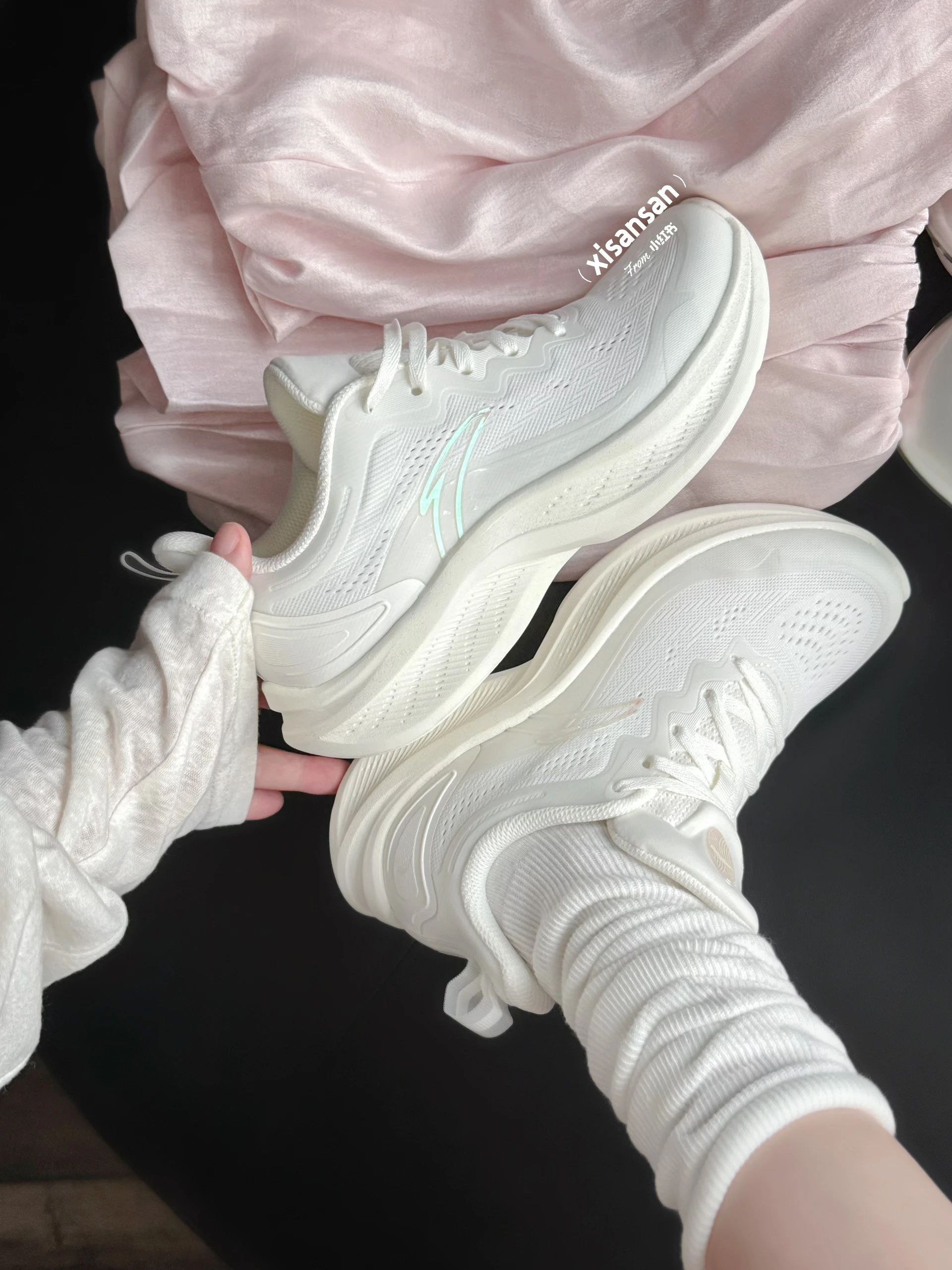 低帮 系带 网面  - VALI鞋履AI设计主图