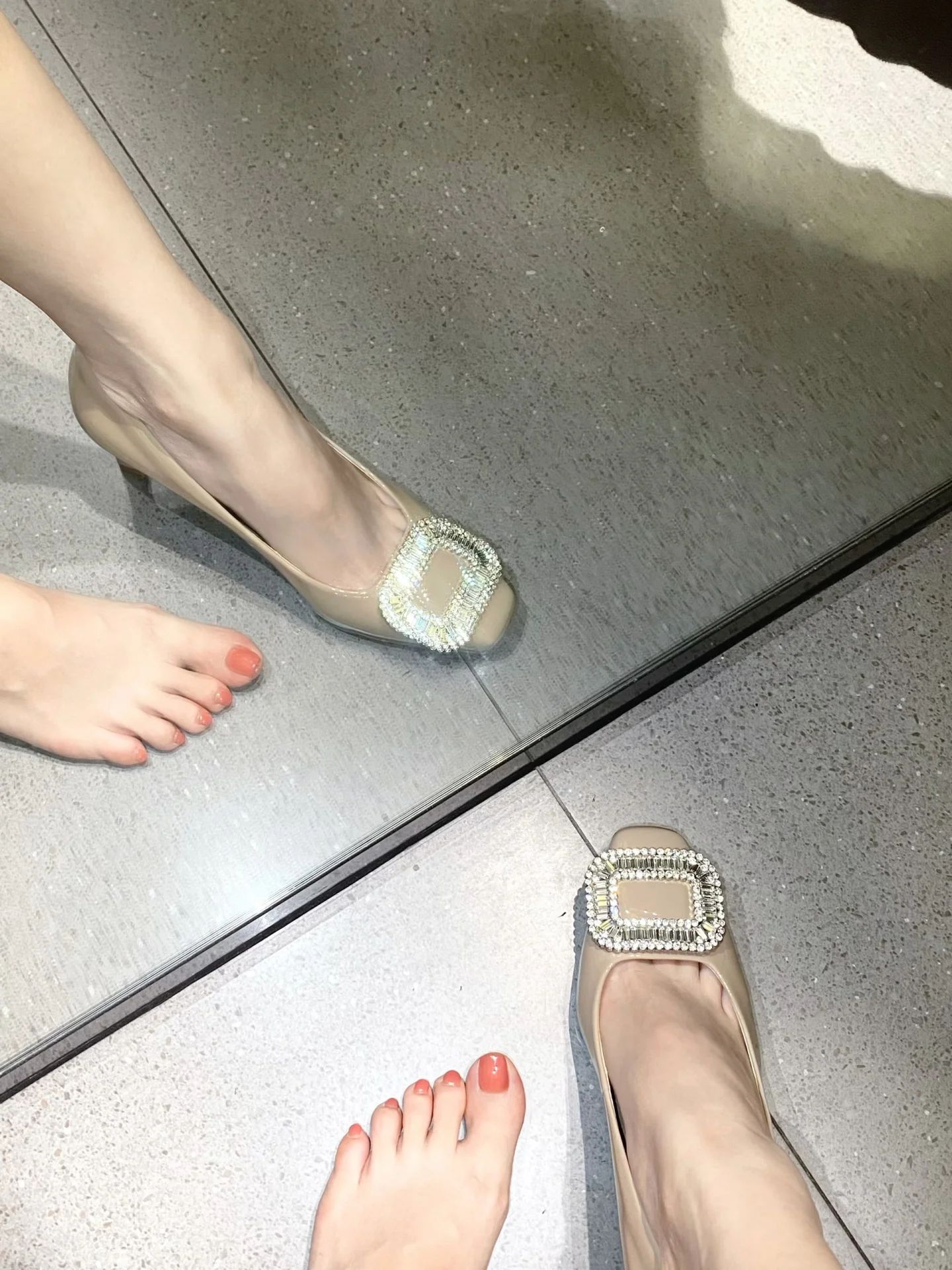 方头 低帮 一脚蹬 浅口鞋 塑料  - VALI鞋履AI设计主图