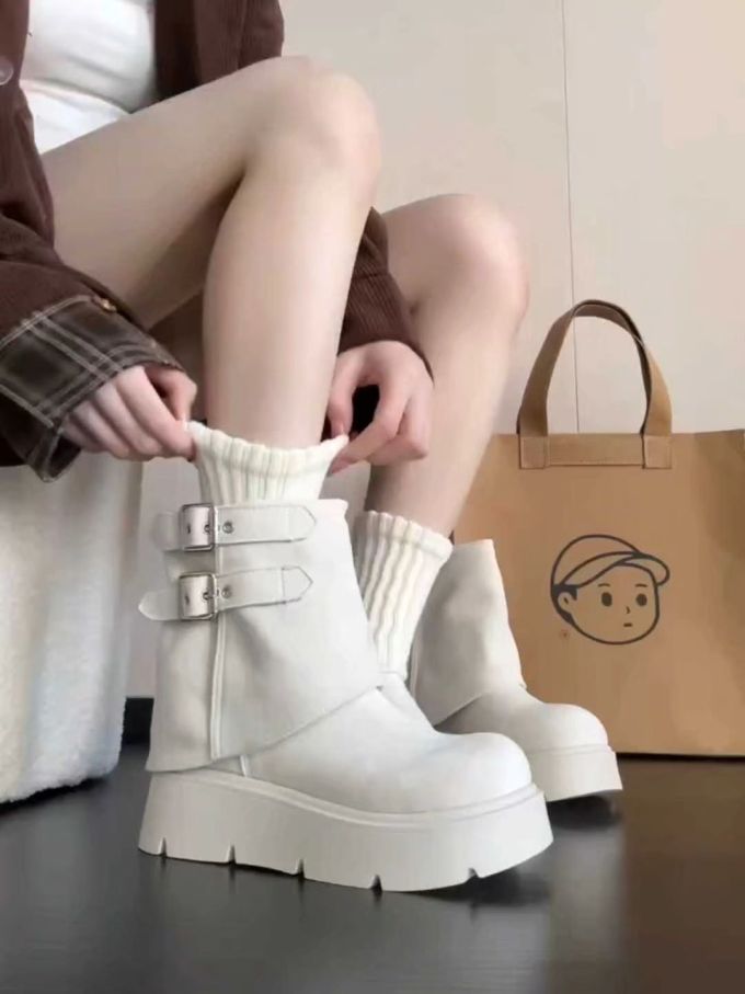 坡跟 圆头 袢扣 皮革