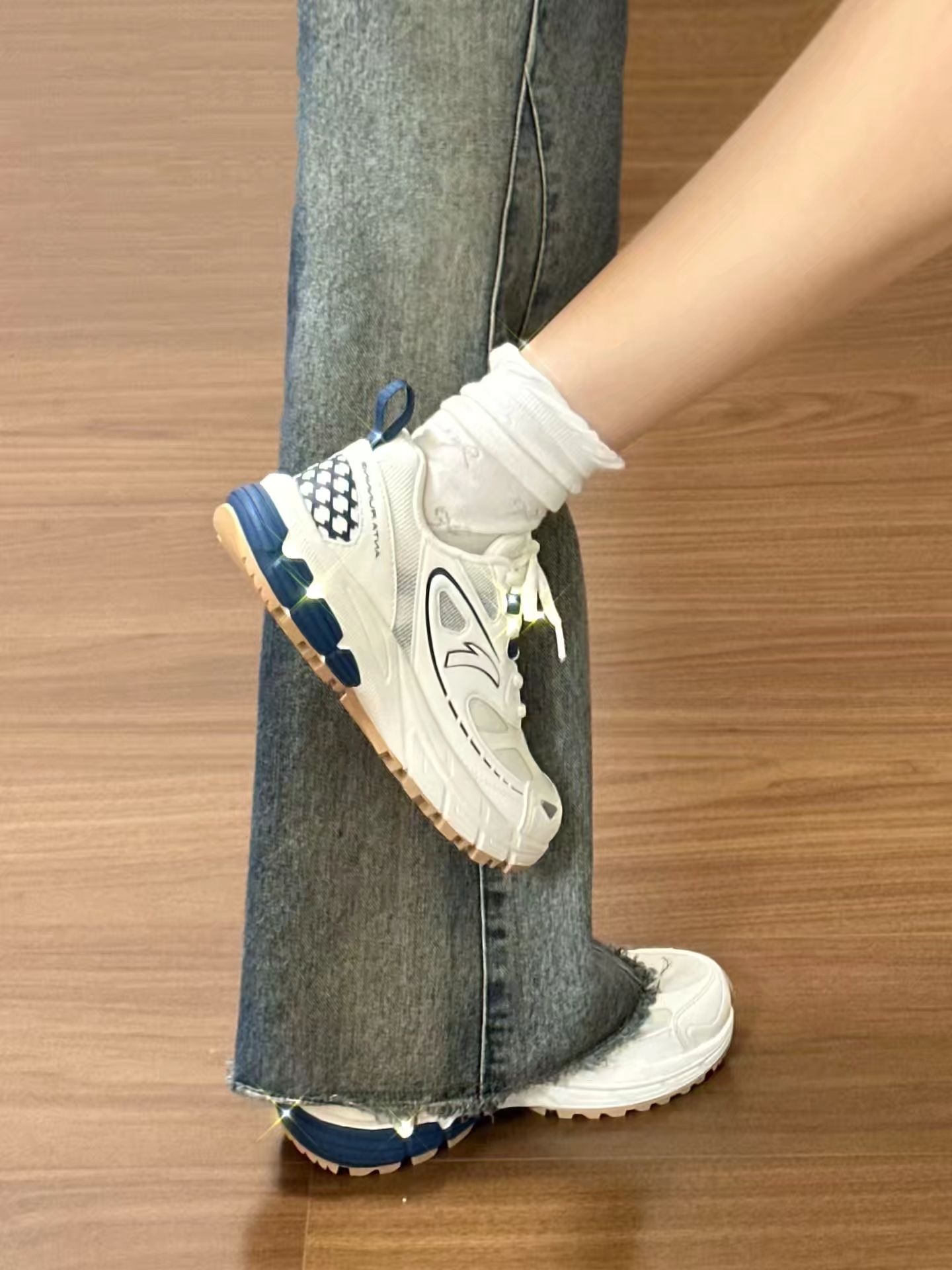 低帮  - VALI鞋履AI设计主图