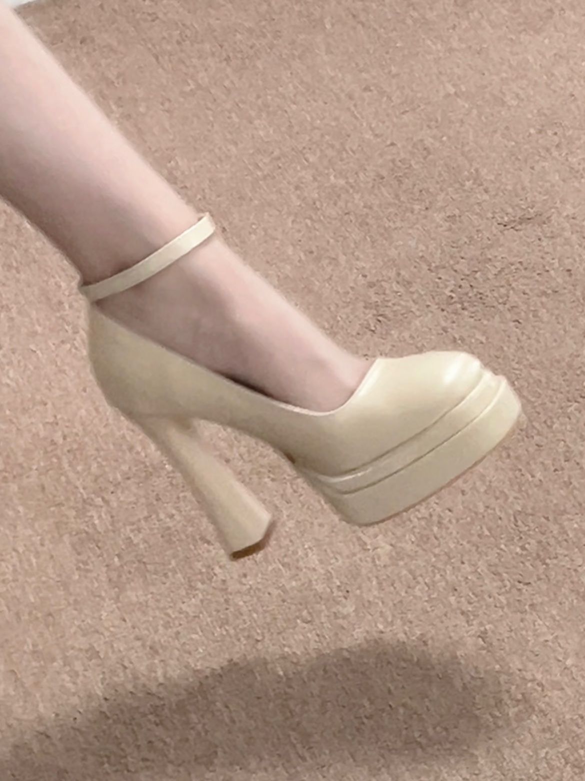 圆头 浅口鞋 皮革  - VALI鞋履AI设计主图