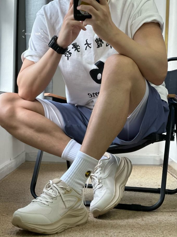 针织面料 圆形领 短袖 基础袖 局部印染 印花