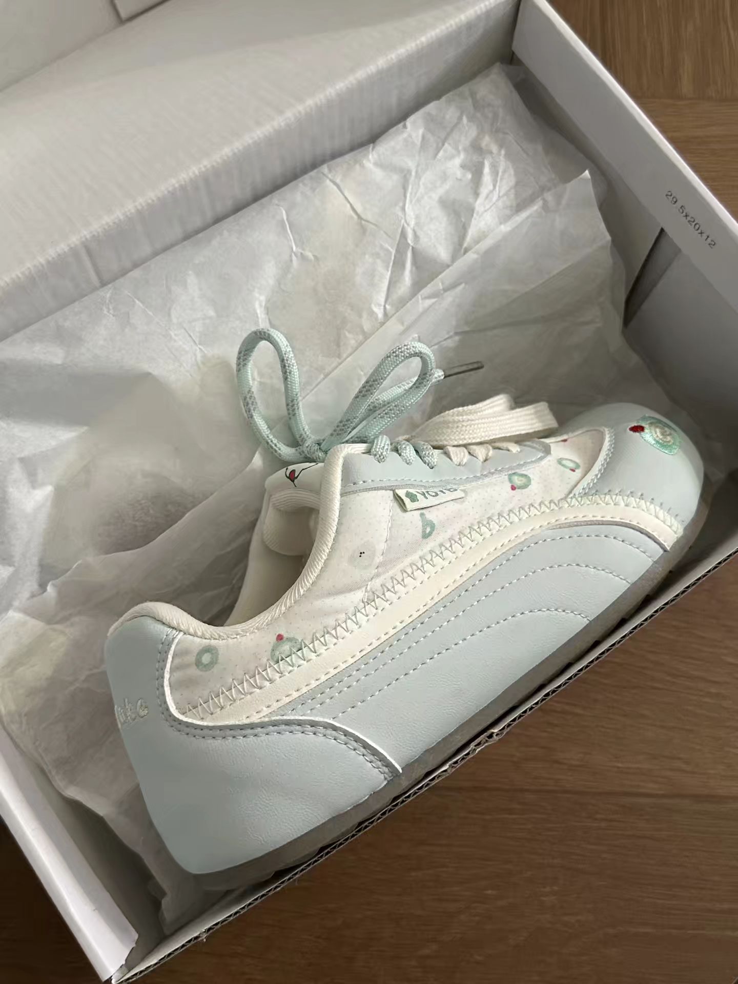 低帮 系带 皮革  - VALI鞋履AI设计主图