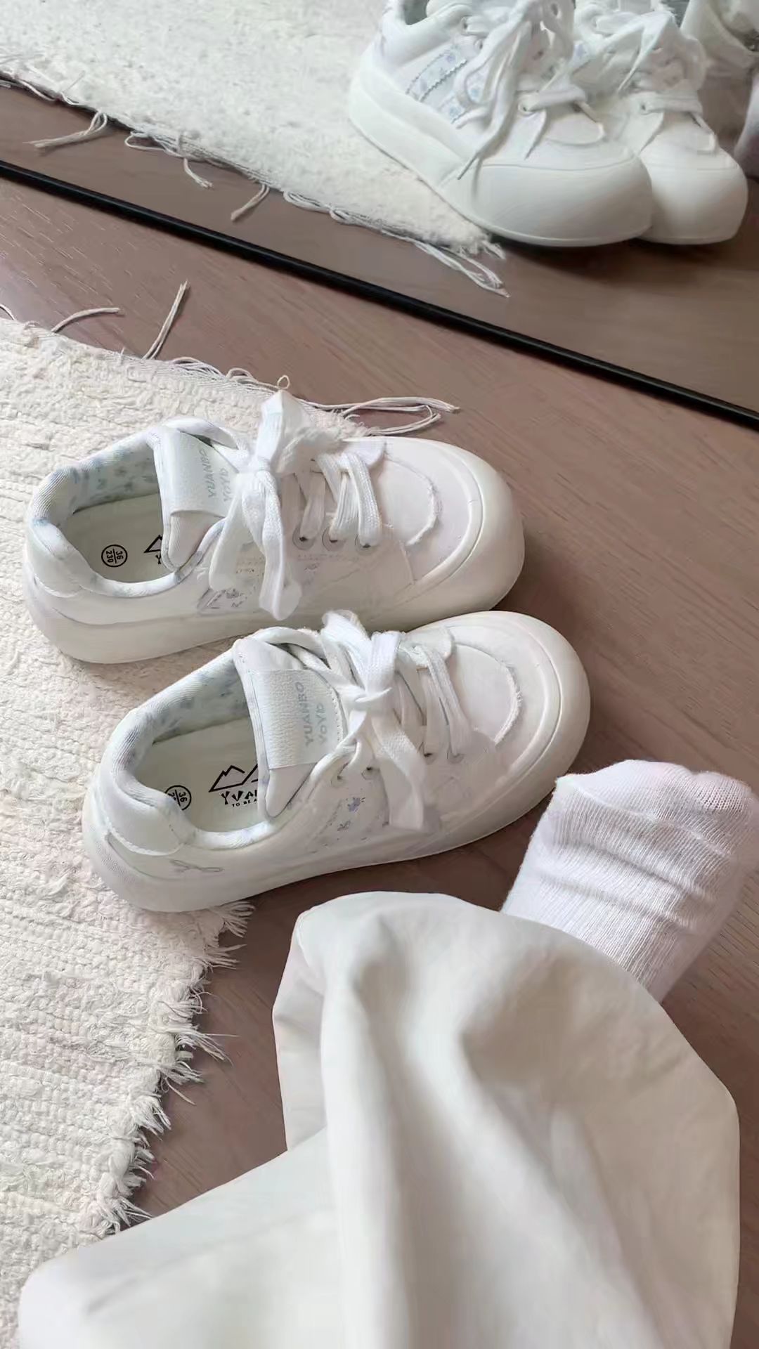 低帮 魔术贴 皮革  - VALI鞋履AI设计主图