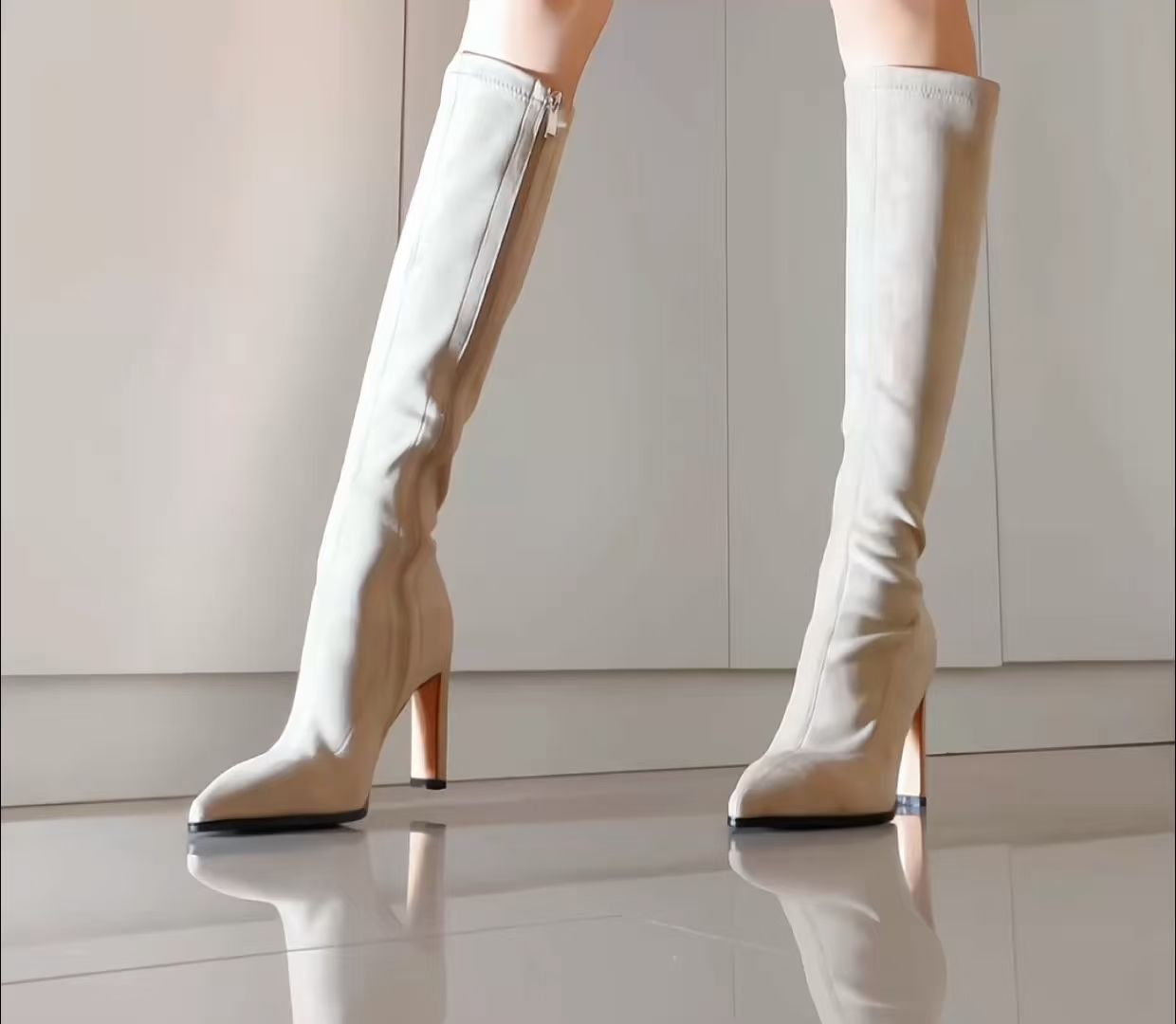 高跟 粗跟 尖头 皮革  - VALI鞋履AI设计主图