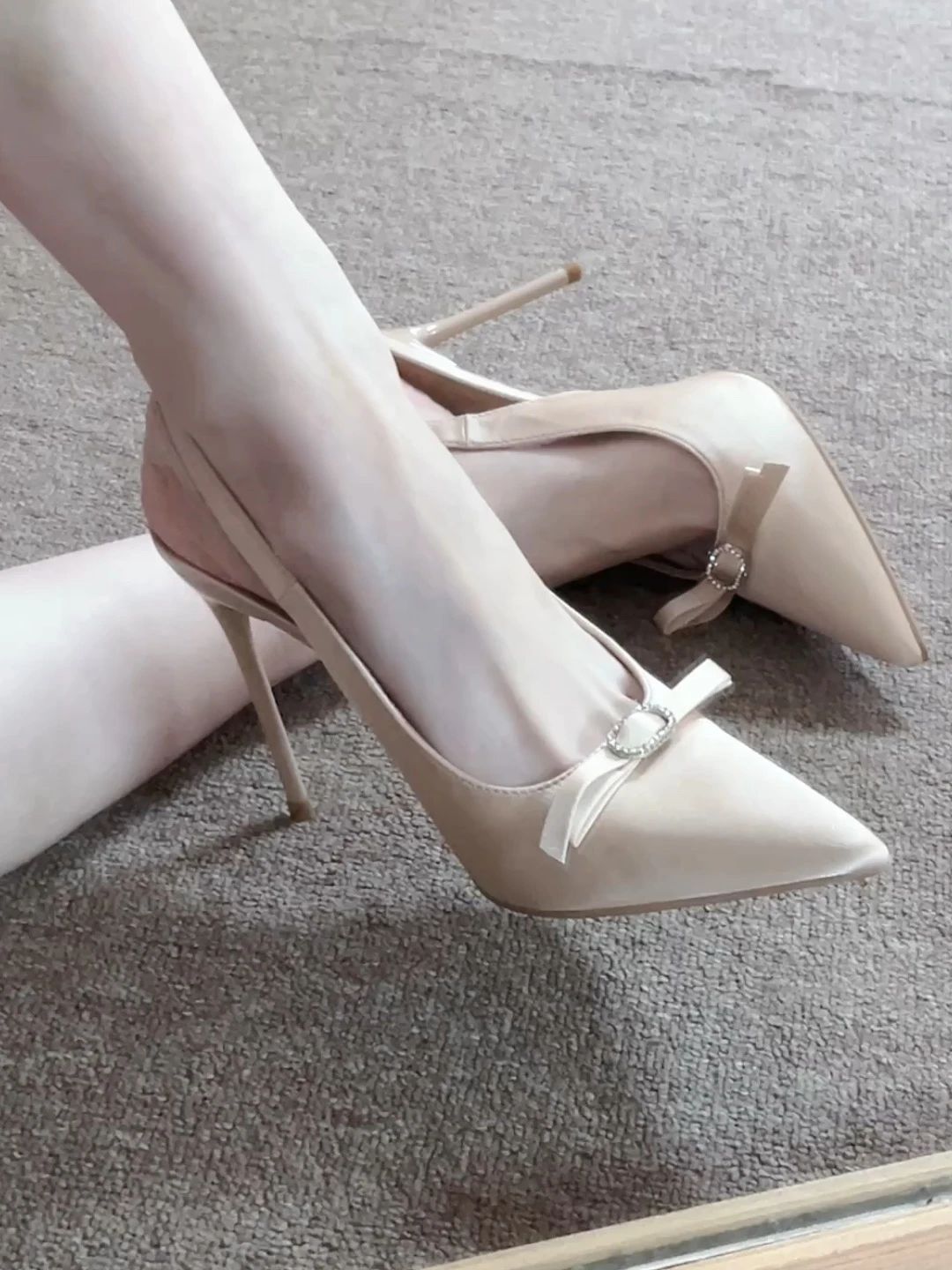 高跟 细跟 尖头 低帮 浅口鞋 皮革  - VALI鞋履AI设计主图