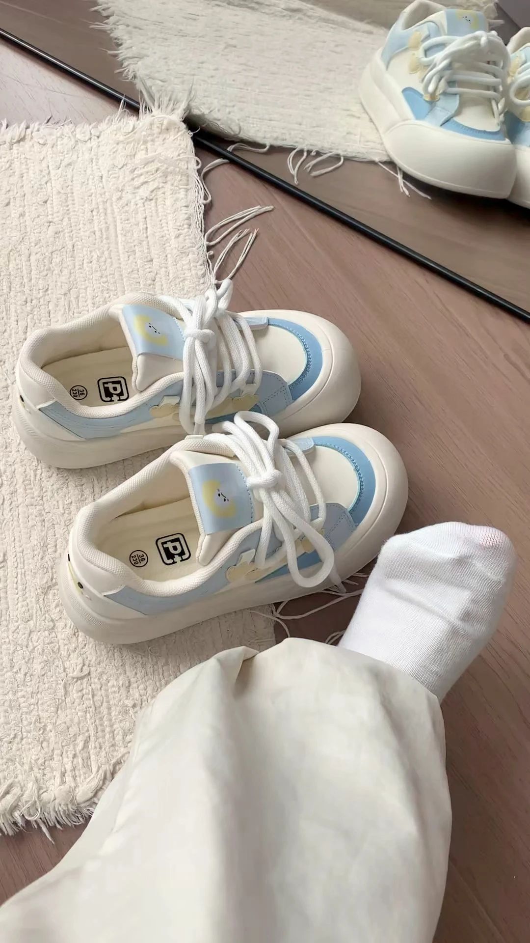 低帮 系带 魔术贴  - VALI鞋履AI设计主图