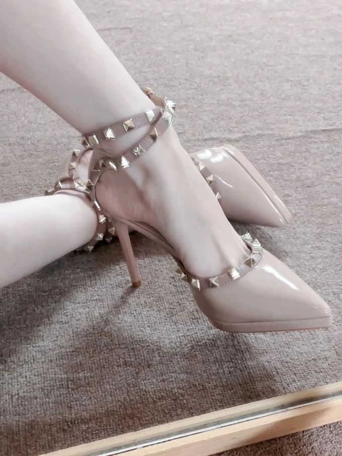 尖头 袢扣 浅口鞋 皮革