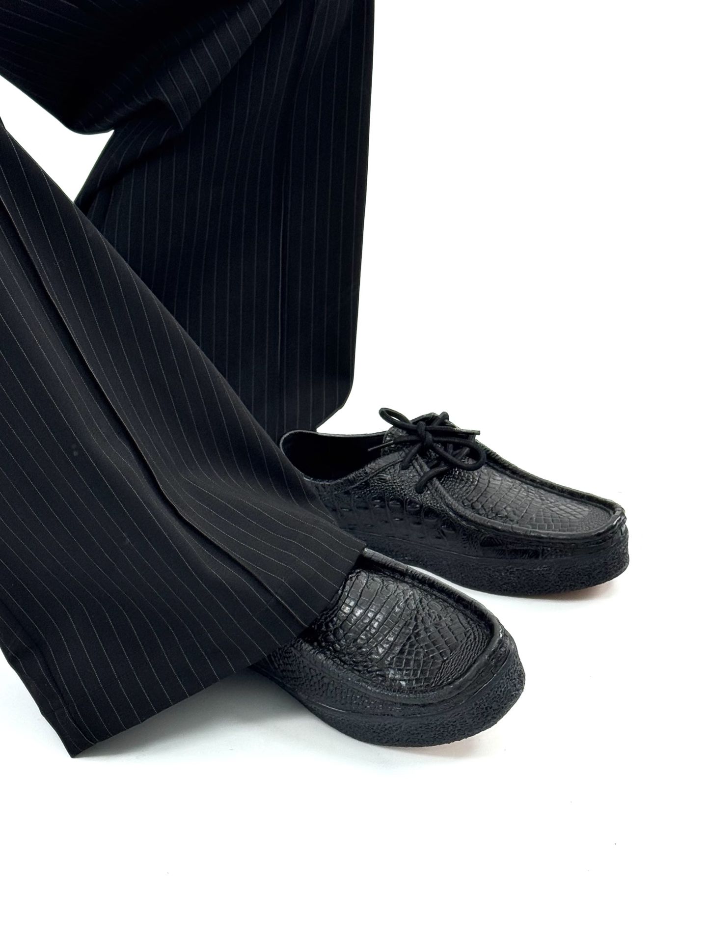 圆头 低帮 系带 深口鞋 皮革  - VALI鞋履AI设计主图