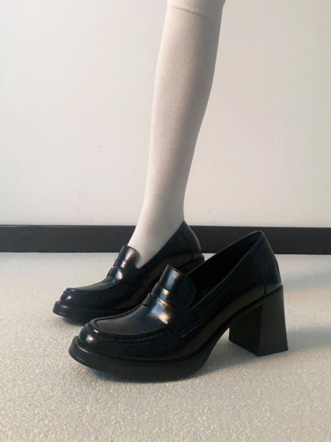 圆头 低帮 一脚蹬 深口鞋 皮革