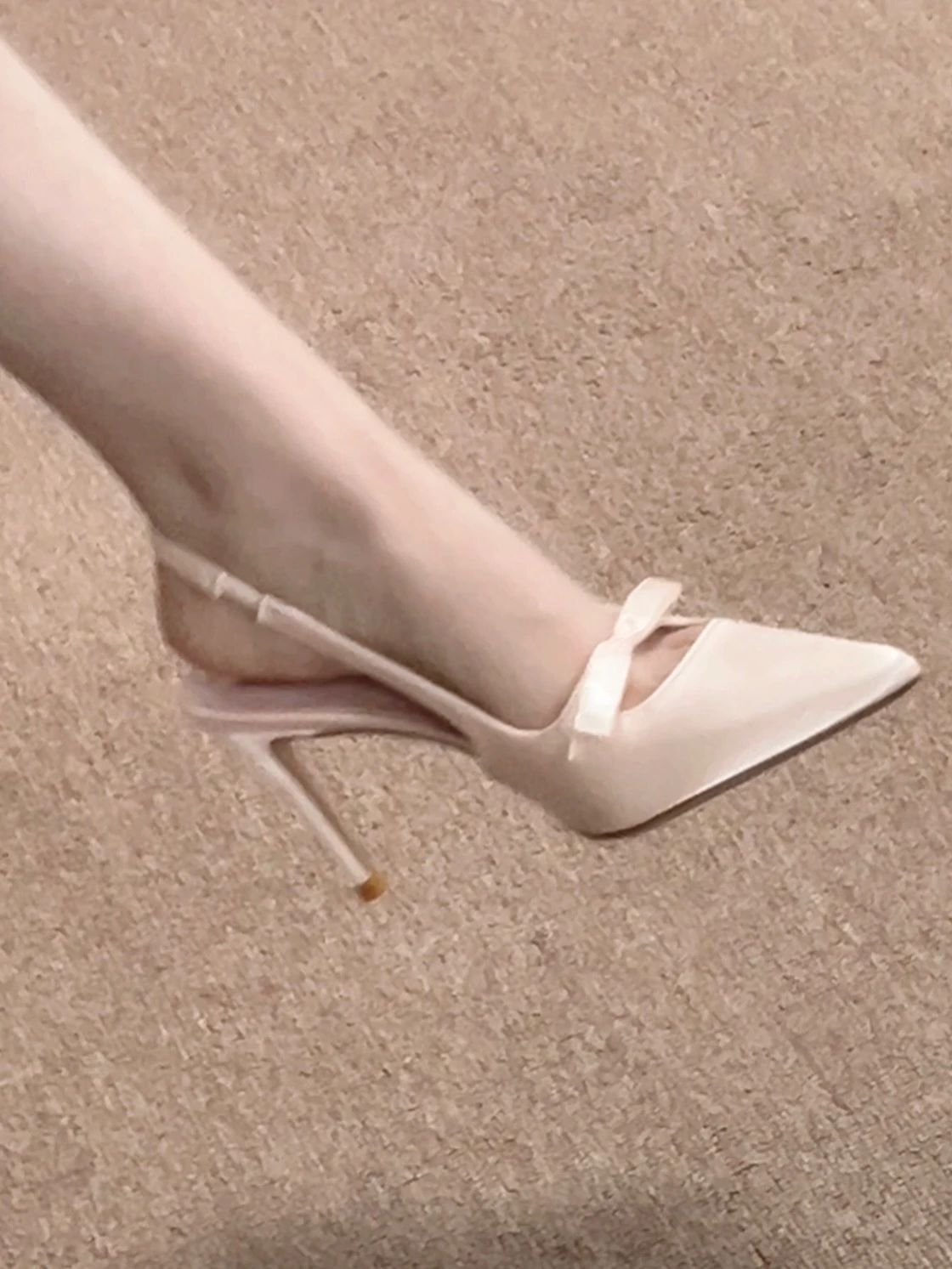 高跟 细跟 全粉色 乳粉色 巧克力麦芽 尖头 低帮 浅口鞋 皮革  - VALI鞋履AI设计主图