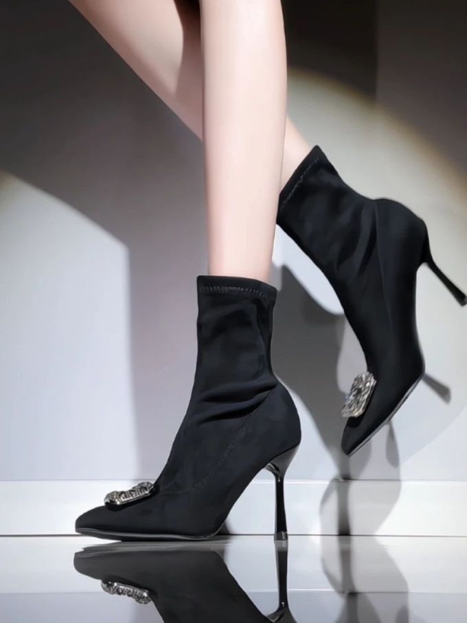 高跟 细跟 无烟煤色 尖头 皮革