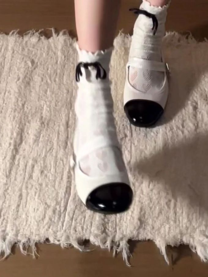 糖 沙白色 微粉 圆头 魔术贴 中口鞋 皮革