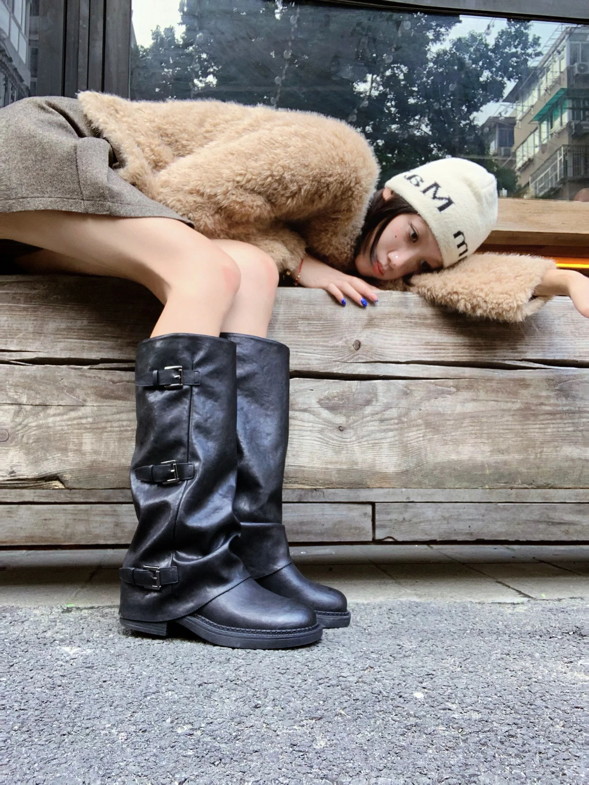 高跟 粗跟 暗深蓝黑色 石洗蓝 狂风 圆头 皮革 高跟 粗跟 暗深蓝黑色 石洗蓝 狂风 圆头 皮革 - VALI鞋履AI设计主图